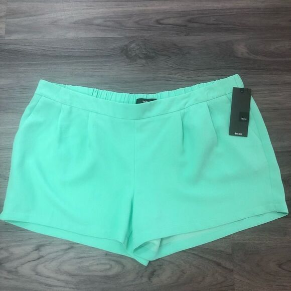 Adorable Pull On Shorts NWT - Picture 1 of 5